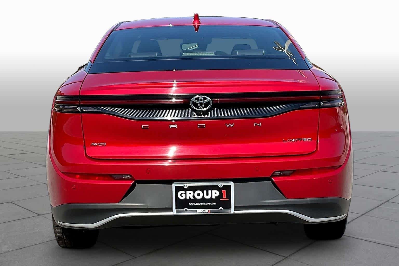 Used 2023 Toyota Crown AWD/4WD image 5