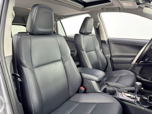 Used 2017 Toyota RAV4 Limited image 31