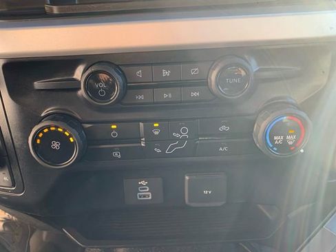 Used 2024 Ford F550 4x4 Regular Cab Super Duty image 40