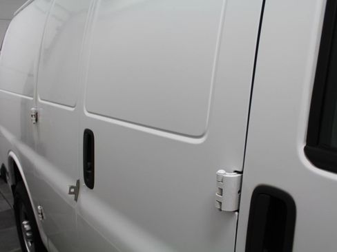 Used 2020 Chevrolet Express 2500 w/ Driver Convenience Package image 33