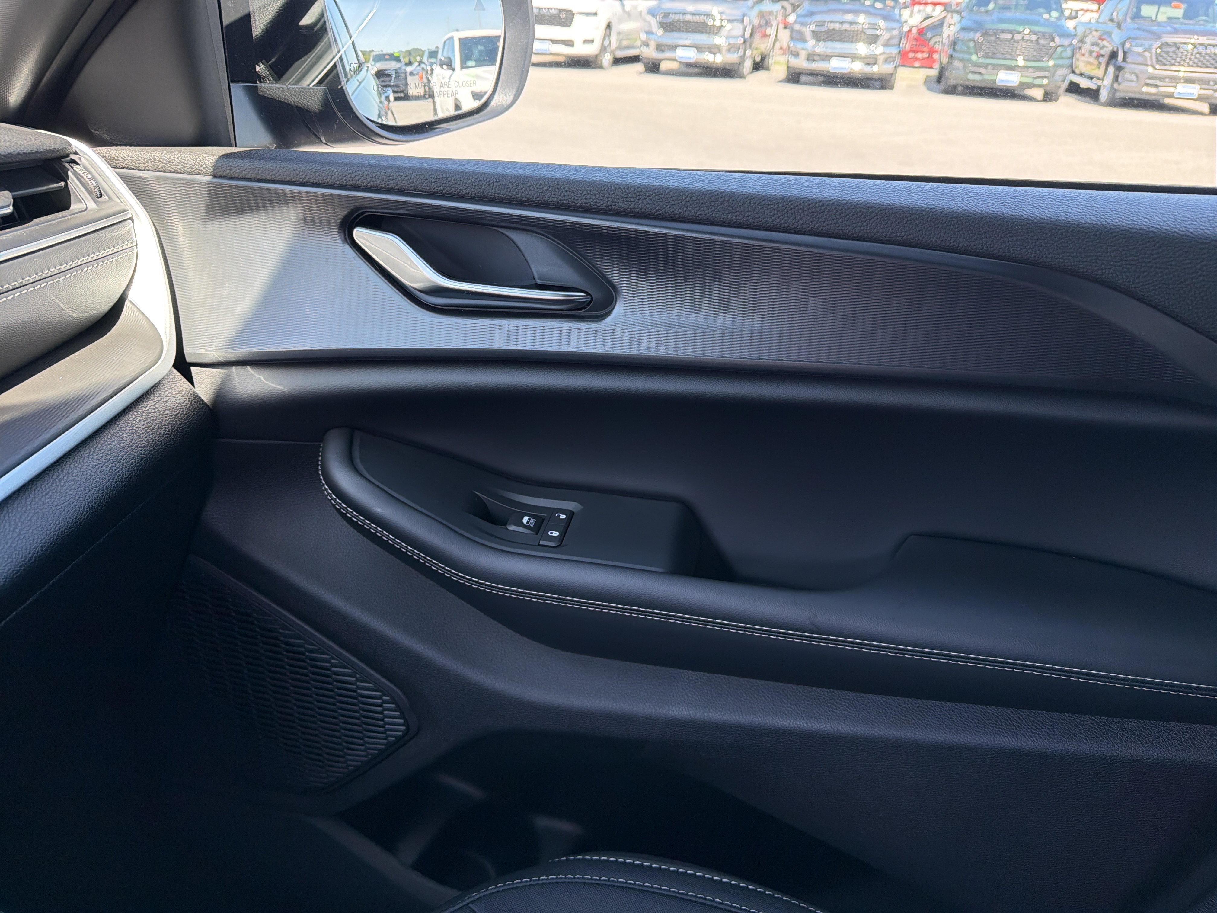 New 2027 Jeep Grand Cherokee Laredo X AWD/4WD image 26