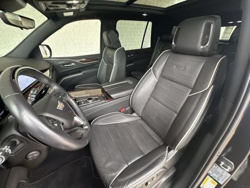 Certified 2023 Cadillac Escalade Premium Luxury AWD/4WD image 20