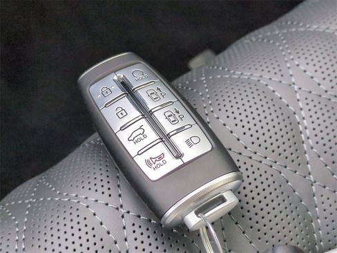 Used 2025 Genesis GV70 3.5T Sport w/ Sport Advanced Package image 30