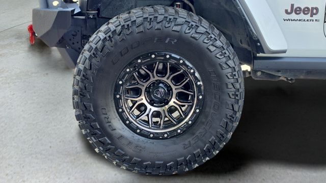 Used 2024 Jeep Wrangler Unlimited Rubicon w/ Convenience Group AWD/4WD image 48