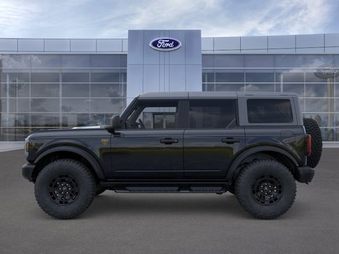 New 2026 Ford Bronco Badlands w/ Sasquatch Package image 3