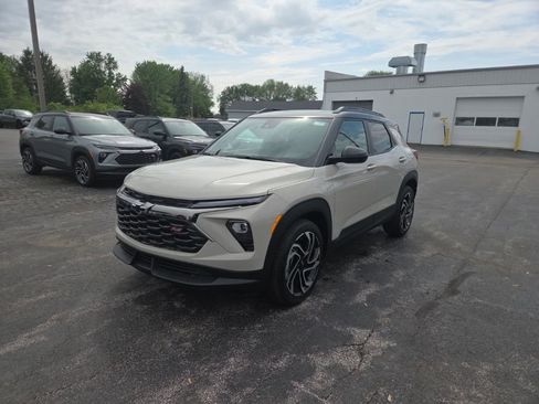 New 2026 Chevrolet TrailBlazer RS w/ Convenience Package FWD image 3