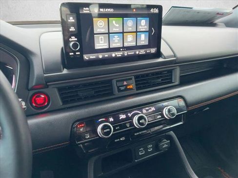 Used 2025 Honda Pilot TrailSport image 13