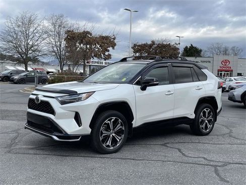 Used 2025 Toyota RAV4 XSE image 1