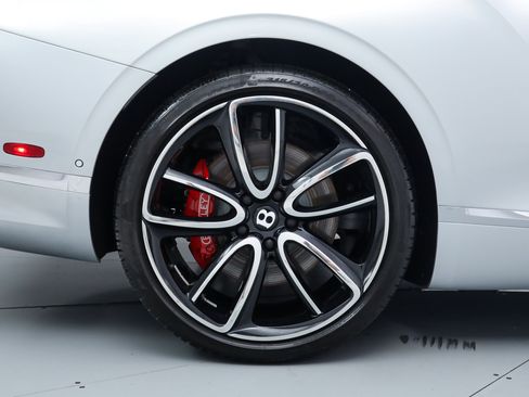 Used 2022 Bentley Continental GT V8 AWD/4WD image 37