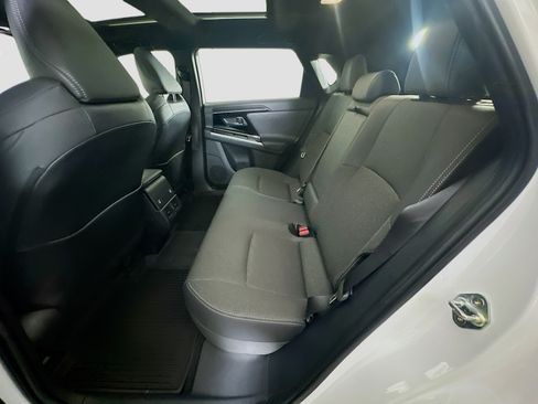 Used 2025 Toyota bZ4X FWD image 30