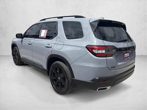 Used 2025 Honda Pilot Black Edition image 3