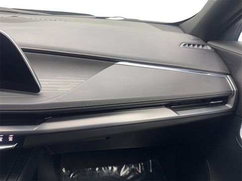 Used 2024 Cadillac XT4 Premium Luxury image 58