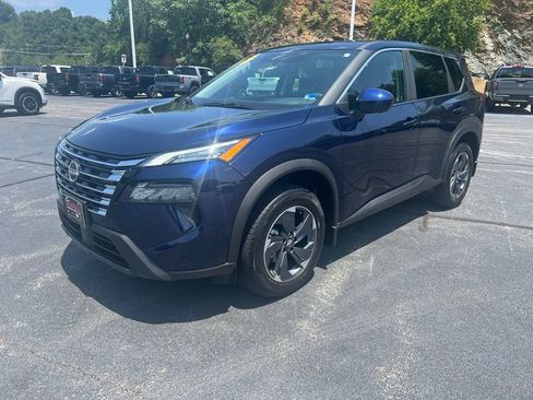 Used 2026 Nissan Rogue SV FWD image 5