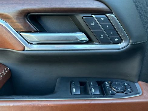 Used 2024 GMC Sierra 2500 Denali Ultimate image 11