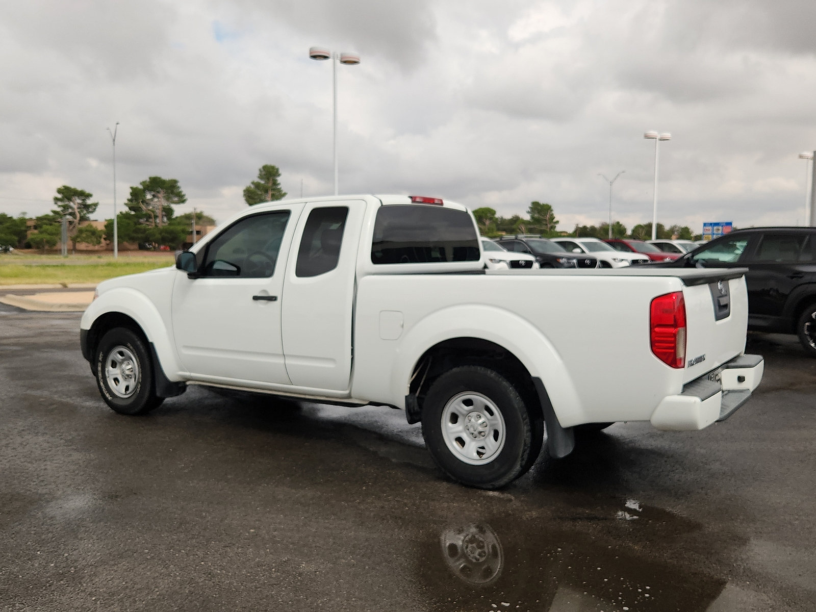 Used 2019 Nissan Frontier S RWD image 3