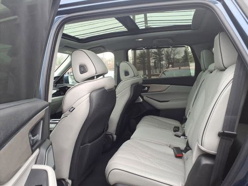 Used 2025 Acura MDX w/Advance Package image 19