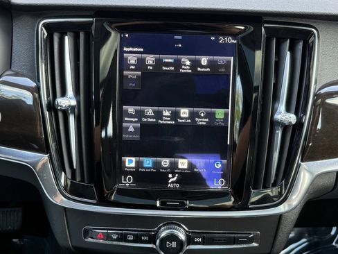 Used 2018 Volvo S90 T5 Momentum image 31