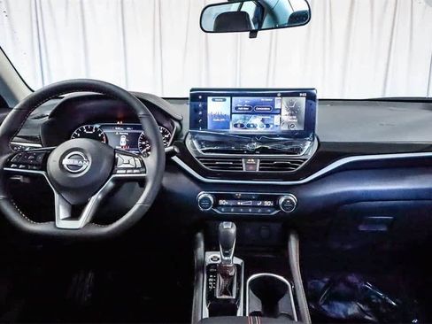 New 2025 Nissan Altima 2.5 SR w/ SR Premium Package image 9