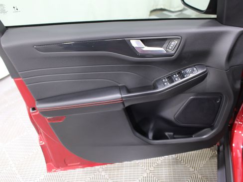 Used 2024 Ford Escape ST-Line w/ Tech Pack #1 FWD image 6