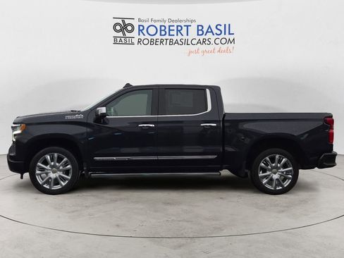 Used 2023 Chevrolet Silverado 1500 High Country w/ High Country Premium Package image 2