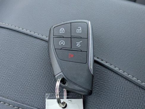 Certified 2025 Buick Enclave Preferred image 31