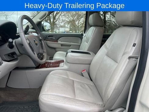 Used 2011 Chevrolet Avalanche LTZ image 4