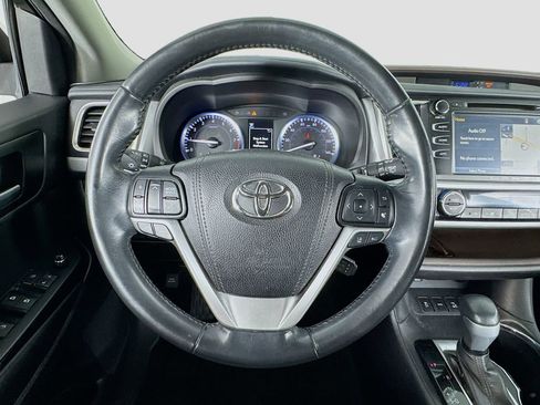 Used 2017 Toyota Highlander XLE AWD/4WD image 17