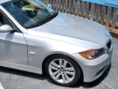 Used 2006 BMW 325i Sedan RWD image 32