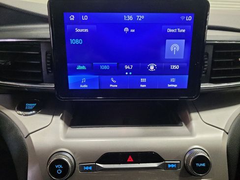Used 2022 Ford Explorer XLT w/ Equipment Group 202A AWD/4WD image 25