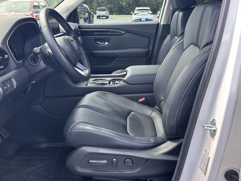 Used 2025 Honda Pilot EX-L image 9