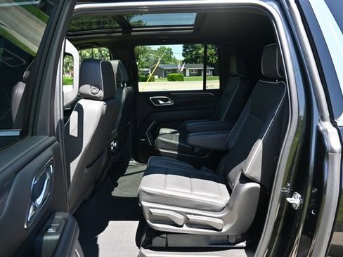 Used 2024 GMC Yukon XL SLT w/ SLT Premium Package AWD/4WD image 25