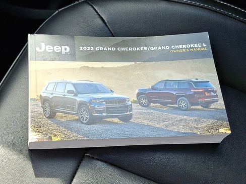 Used 2022 Jeep Grand Cherokee Limited image 26