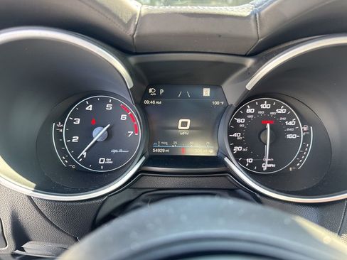 Used 2022 Alfa Romeo Stelvio Veloce AWD/4WD image 14