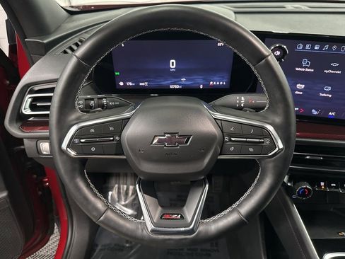 Used 2025 Chevrolet Traverse Z71 image 14