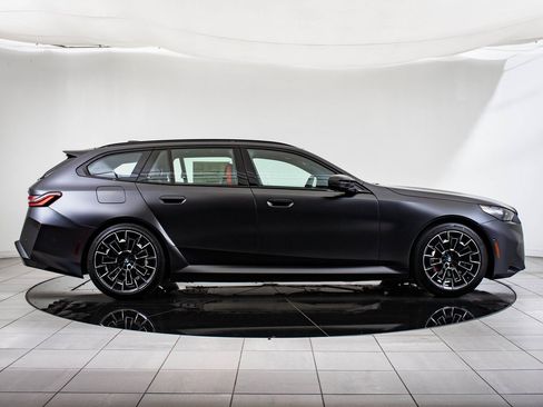 New 2025 BMW M5 Touring image 11