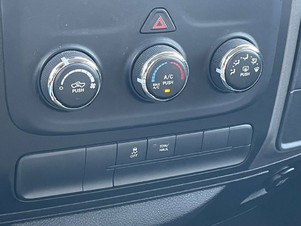 Used 2015 RAM 1500 Express AWD/4WD image 35