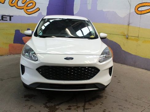 Used 2020 Ford Escape SE image 3