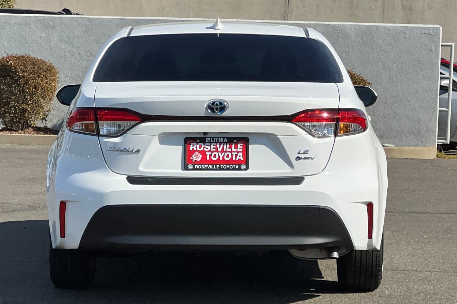 Certified 2025 Toyota Corolla LE w/ LE Premium Package FWD image 8
