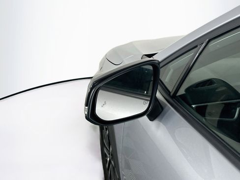 Used 2025 Toyota Corolla Cross AWD Hybrid image 16