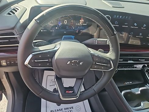 New 2026 Chevrolet Traverse Z71 w/ Enhanced Driving Package AWD/4WD image 12