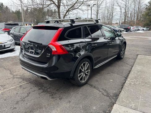 Used 2016 Volvo V60 T5 Cross Country w/ Convenience Package image 5