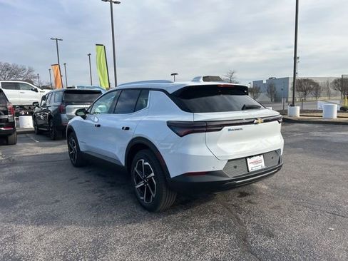 New 2026 Chevrolet Equinox EV LT image 5