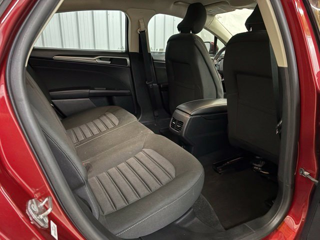 Used 2019 Ford Fusion SE FWD image 12