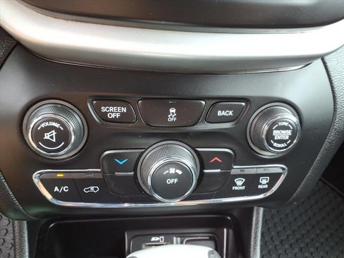 Used 2014 Jeep Cherokee Trailhawk w/ Leather Interior Group image 21