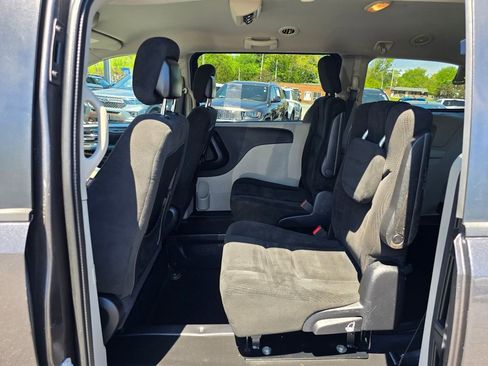 Used 2016 Dodge Grand Caravan SXT FWD image 8