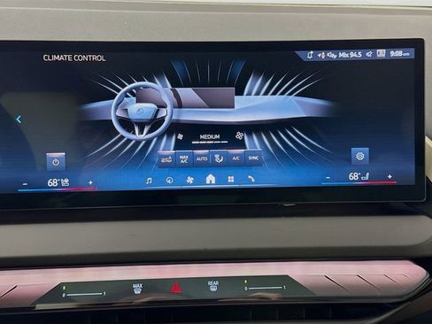 Used 2025 BMW X3 xDrive30i w/ Premium Package image 16