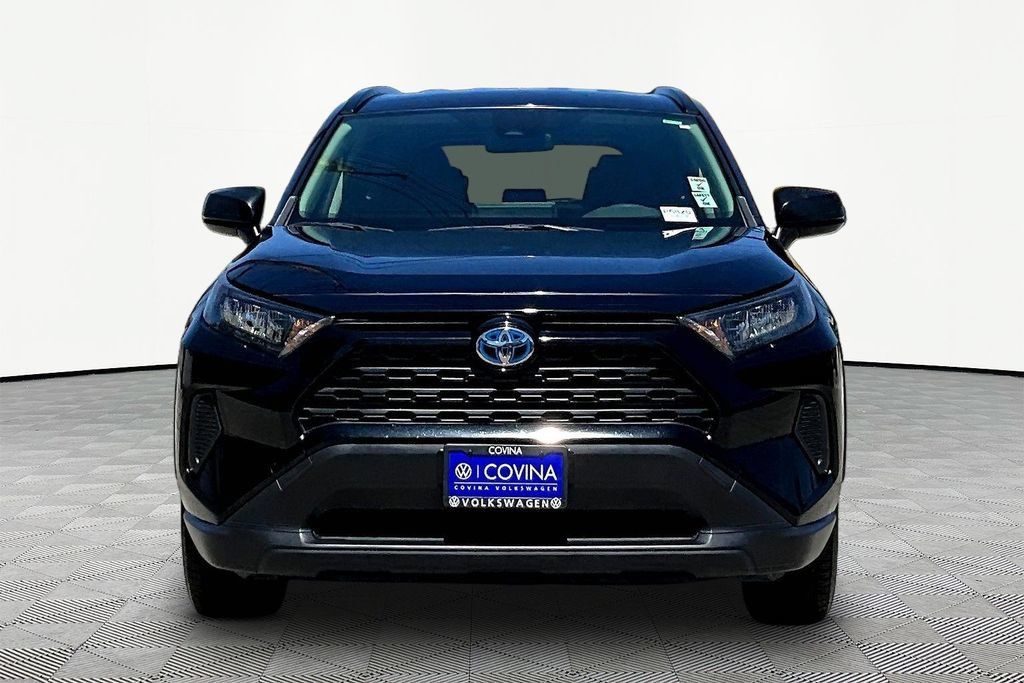 Used 2022 Toyota RAV4 LE AWD/4WD image 2