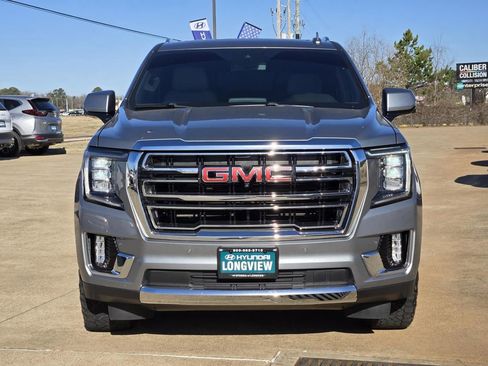 Used 2023 GMC Yukon XL SLT w/ SLT Luxury Package image 2