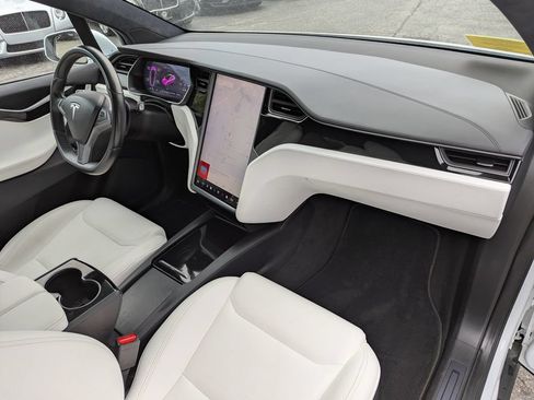 Used 2020 Tesla Model X Long Range AWD/4WD image 31