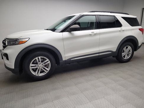 Used 2020 Ford Explorer XLT AWD/4WD image 2
